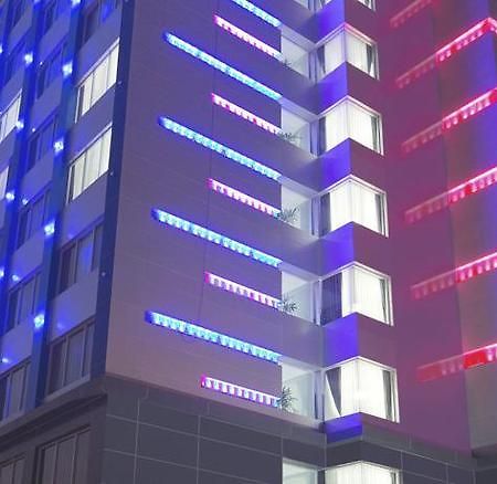 G Suites Hotel By Amithya Surabaya Eksteriør billede