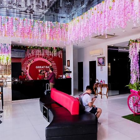 G Suites Hotel By Amithya Surabaya Eksteriør billede