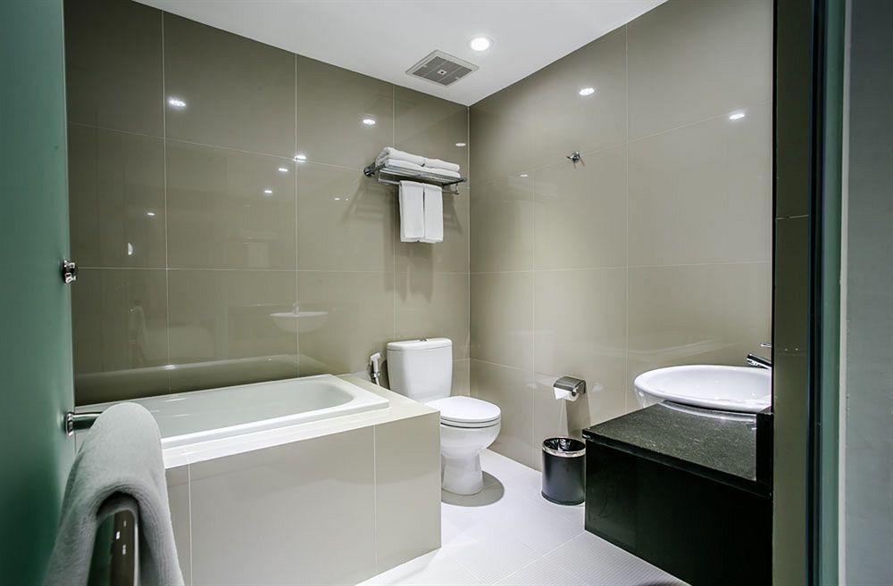 G Suites Hotel By Amithya Surabaya Eksteriør billede