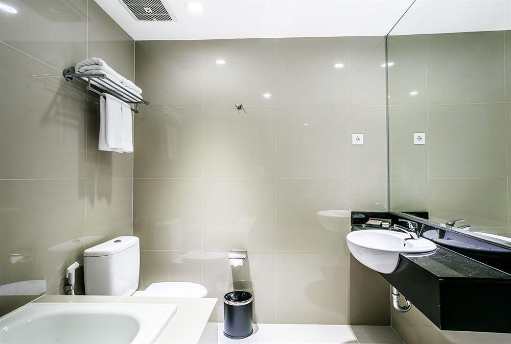 G Suites Hotel By Amithya Surabaya Eksteriør billede