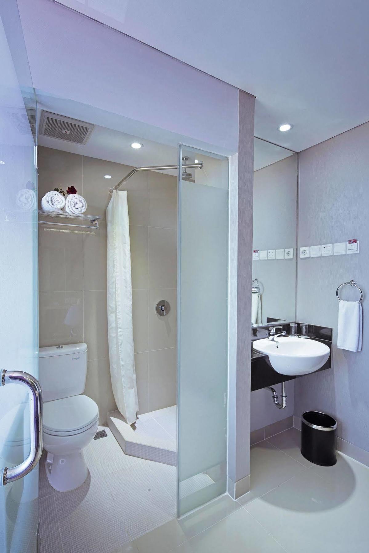 G Suites Hotel By Amithya Surabaya Eksteriør billede